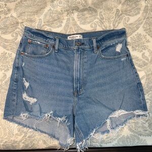 Abercrombie & Fitch 4” Mom Short Sz 29 (8)
